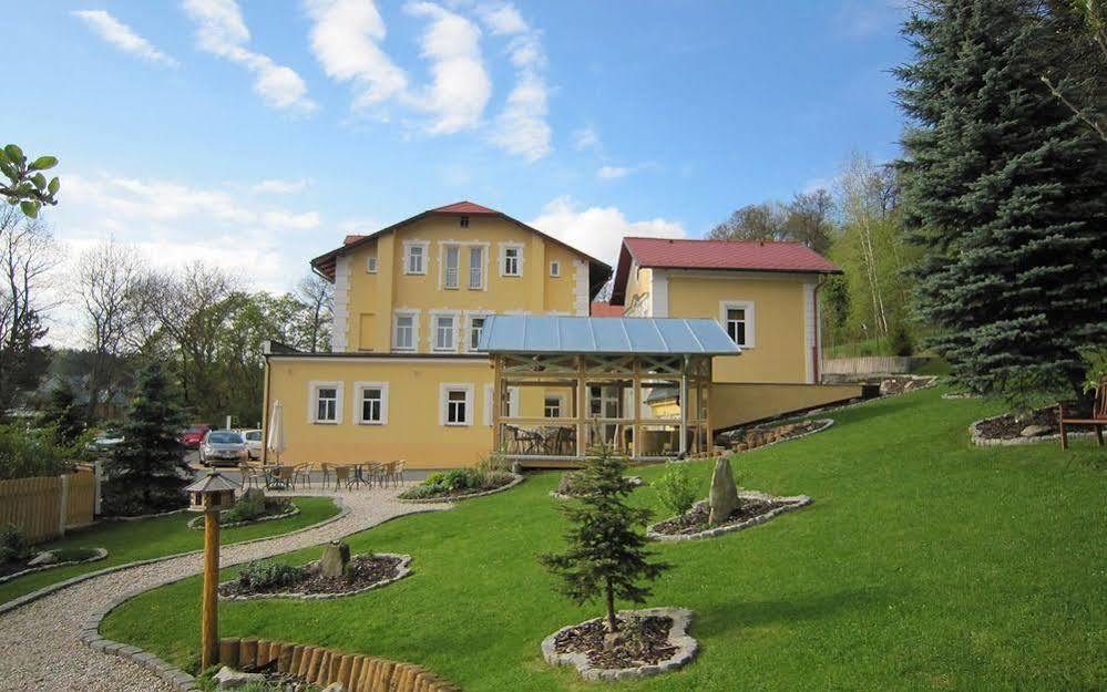 Boutique Hotel Swisshouse Marianske Lazne Bagian luar foto
